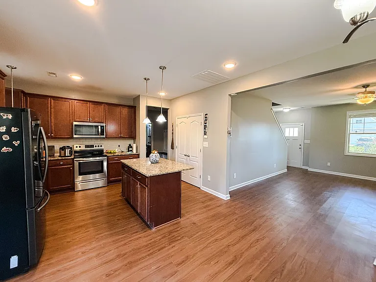 268 Chatfield Dr — Photo 5