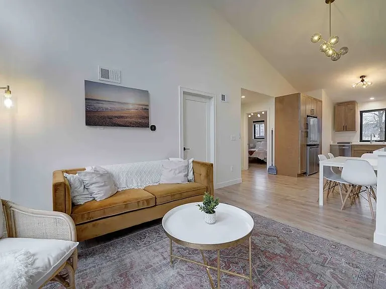 925 E Otjen St #1 — Photo 16
