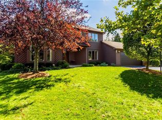 49 Canterbury Trl, Fairport, NY 14450