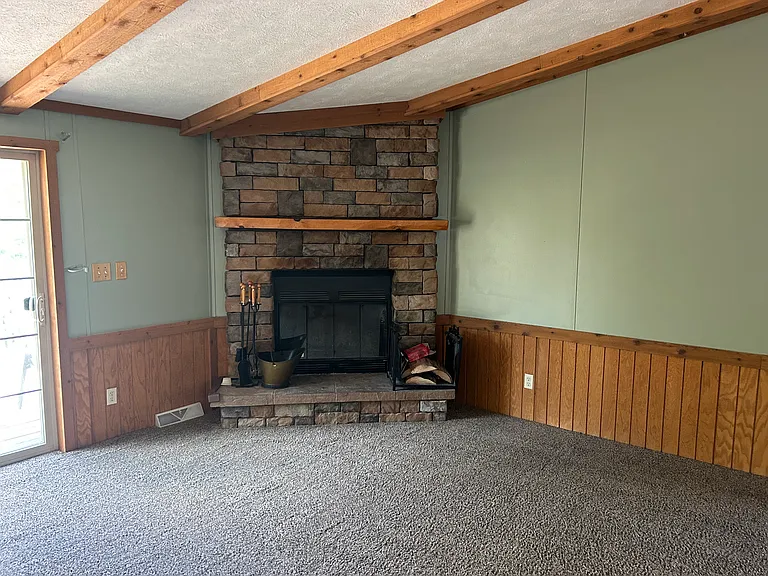 1499 W Wylie Ave — Photo 3
