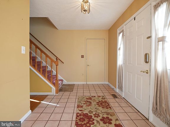 2nd image of 707 Selkirk Ct