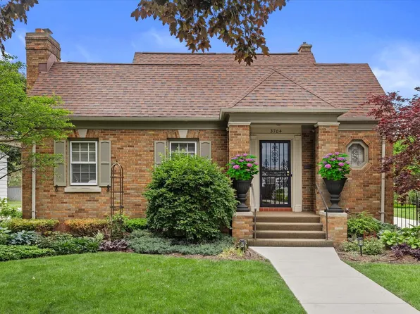3704 18th AVENUE, Kenosha, WI 53140