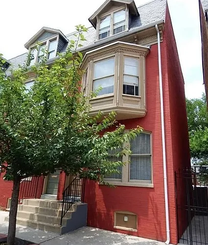 343 E Princess St Photo 1