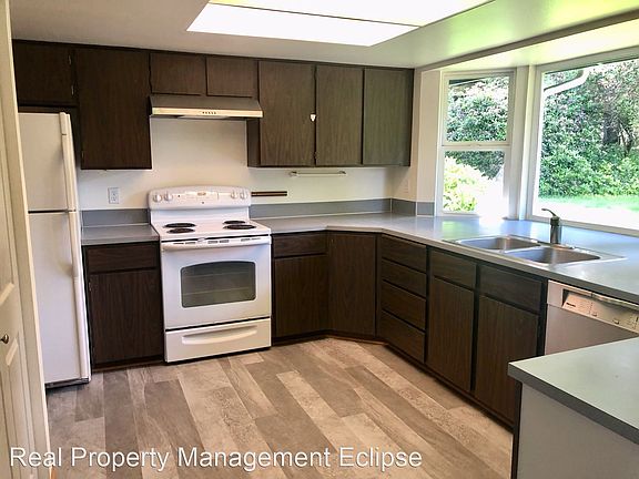 2nd image of 21529 SE 28th Ln