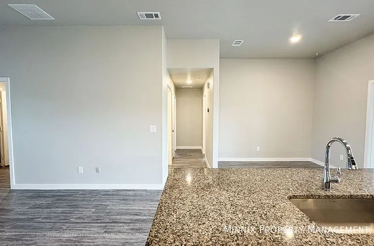 3219 Abbeville Ave — Photo 8