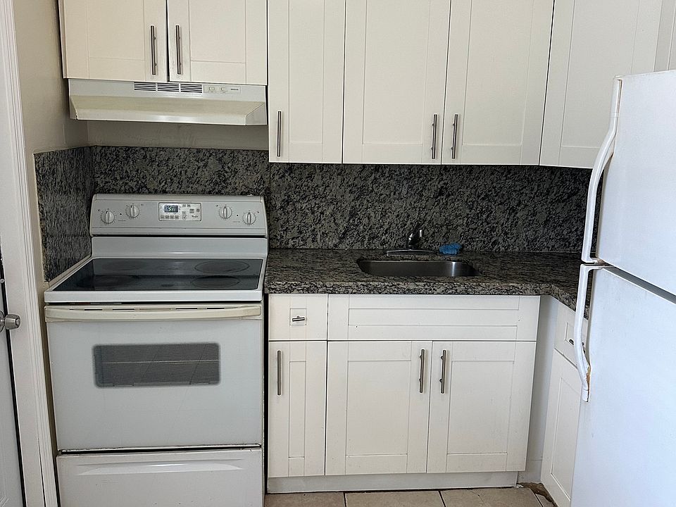 1st image of 13230 NE 6th Ave APT 2