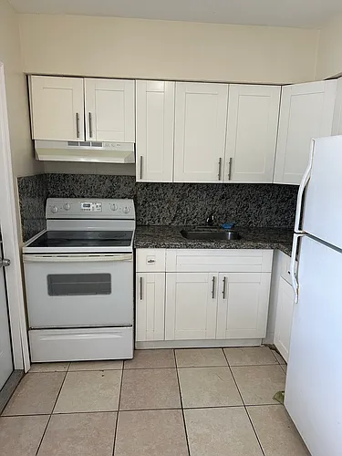 13230 NE 6th Ave #2 Photo 1