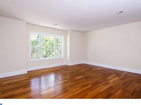 3rd image of 821 Harry St APT 106