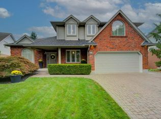 516 Chancery Ln, Waterloo, ON N2T2N4