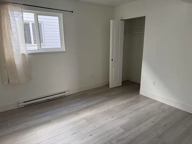 21XX Fraser Ave — Photo 5