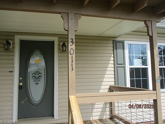 2nd image of 3011 View Crest Dr