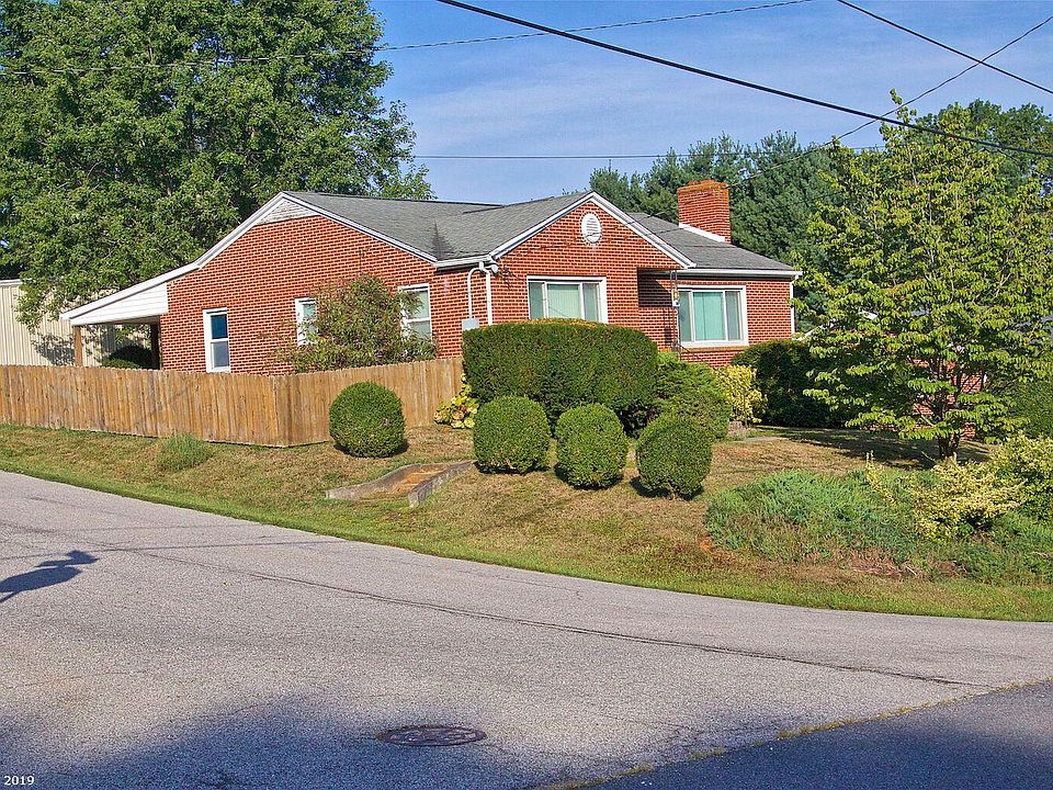 1st image of 209 Hickok St