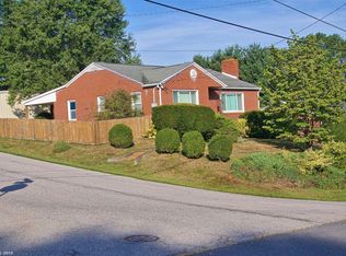209 Hickok St, Christiansburg, VA 24073
