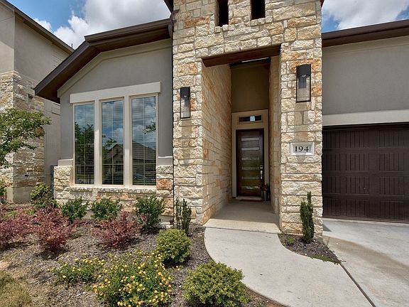 3rd image of 194 Lavaca Heights Dr