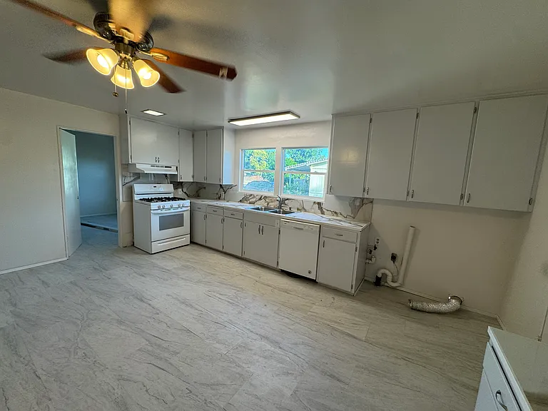 340 Kaer Ave — Photo 8