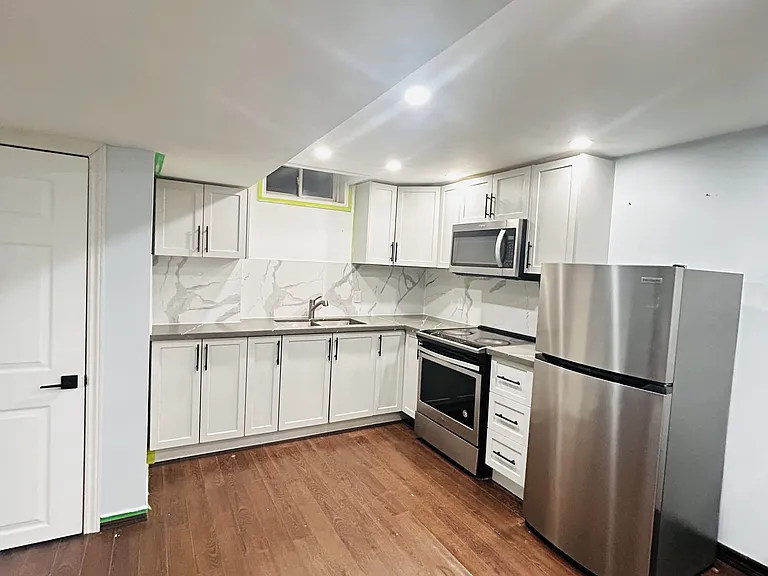 1123 Woodward Ave — Photo 5