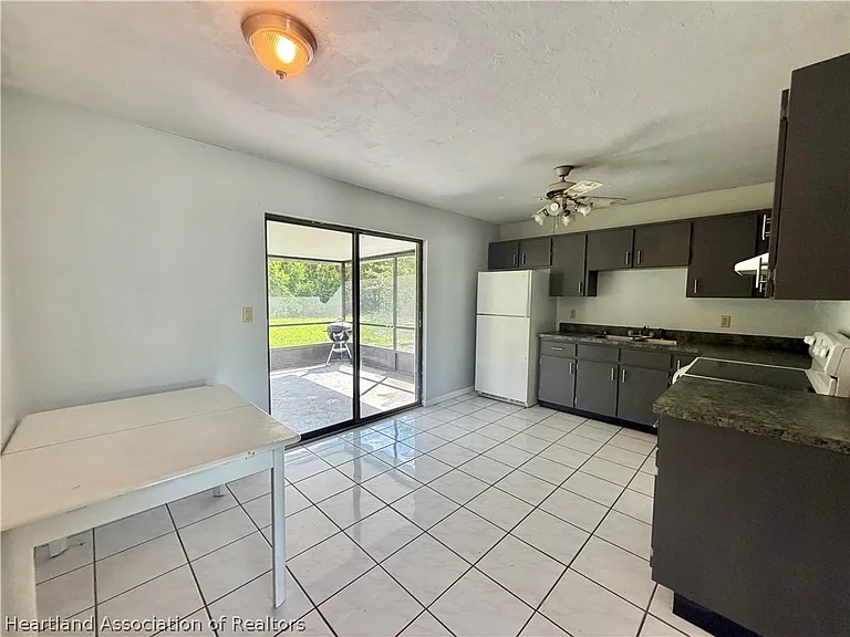 3824 Citroen Dr — Photo 11