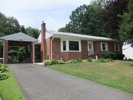 1st image of 961 Central Ln