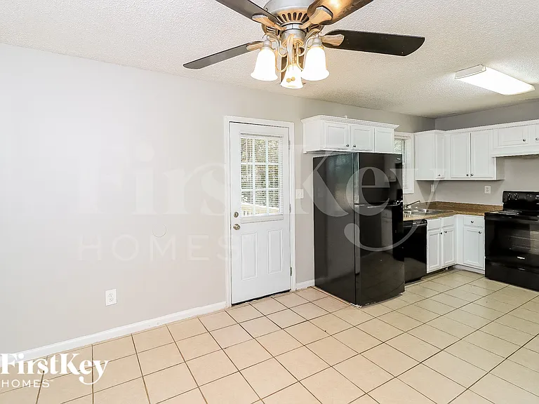 6013 Radford Dr — Photo 6