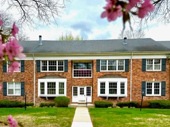 550 Billingsgate Ct APT D, Bloomfield Hills, MI 48301
