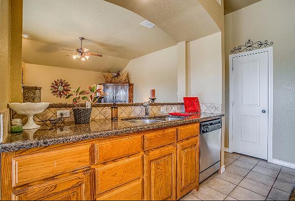 5th image of 15401 County Road 2110