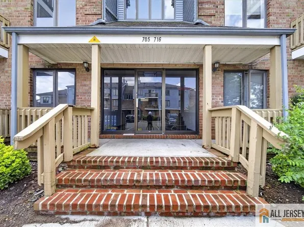 710 Peach St, Avenel, NJ 07001