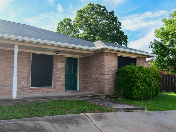 1735 Rock Hollow Loop, Bryan, TX 77807