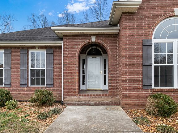 5th image of 2576 Village Ct