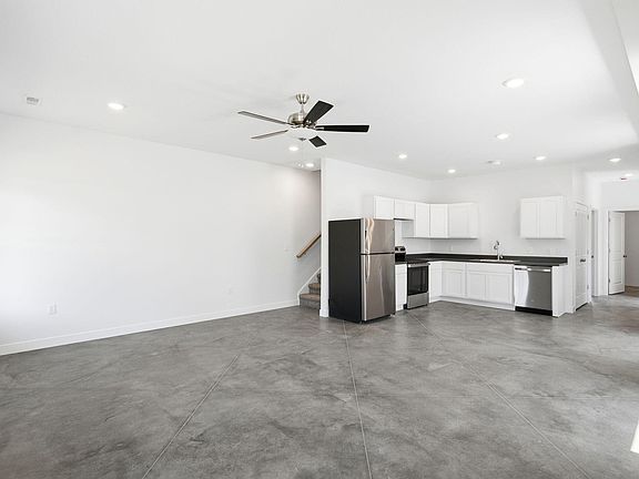 5th image of 606 N Providence Rd #102