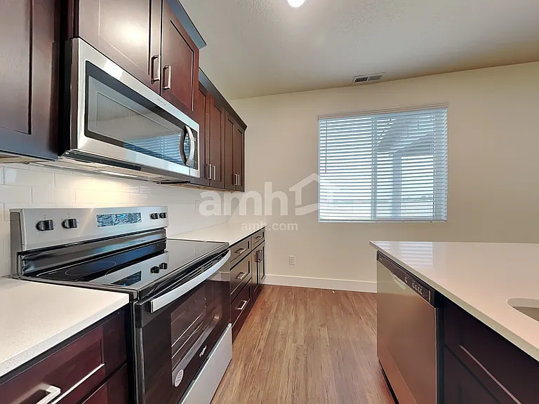3112 N Vigo Ave — Photo 3