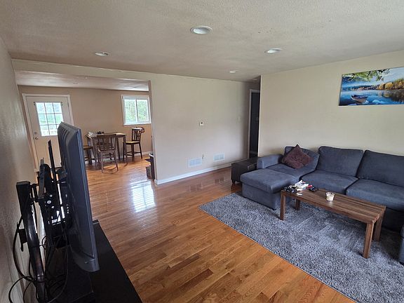 2nd image of 1797 Cedaridge Dr