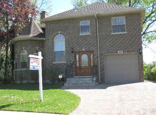 8219 N Merrill St, Niles, IL