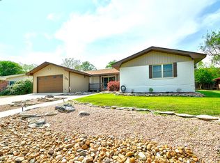 708 Mockingbird Ln, Kerrville, TX 78028