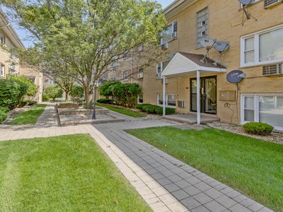 6630 W 95th St APT 3D, Oak Lawn, IL, 60453