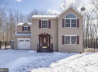 287 Sunrise Dr, Henryville, PA 18332