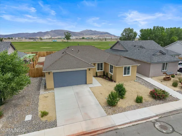 564 Country Hollow Dr, Fernley, NV 89408