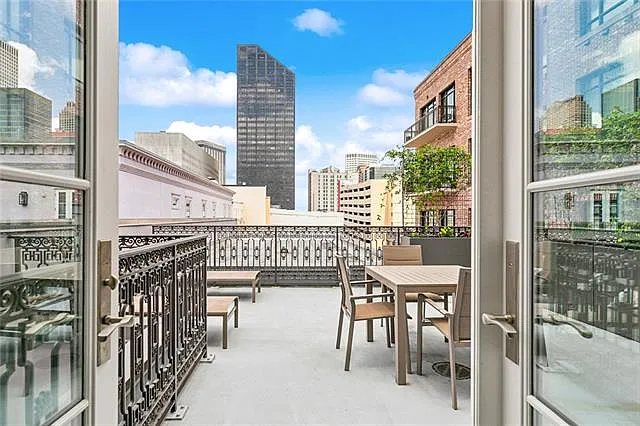700 Magazine St #515 — Photo 18