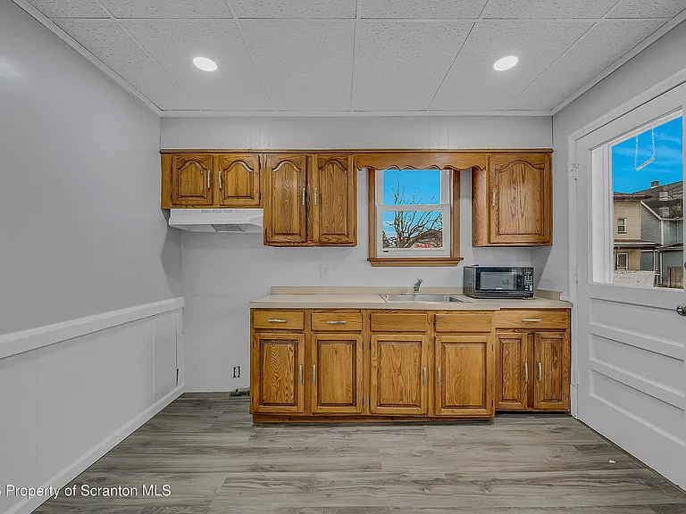 8 Green Ridge St #1 — Photo 11