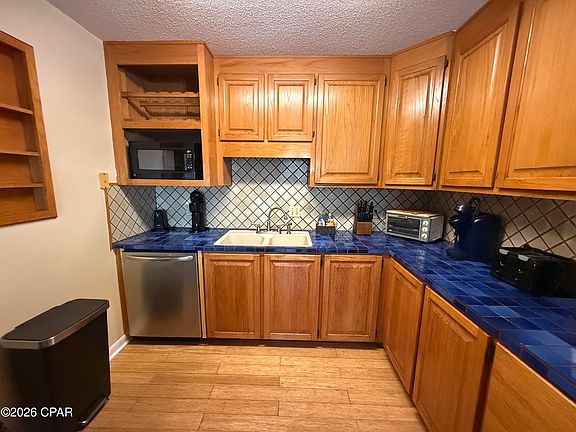 4th image of 537 S Berthe Ave