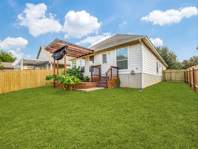 319 Willow Grove Dr — Photo 13