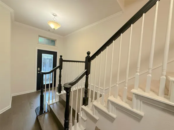 6683 Deleon St, Irving, TX 75039