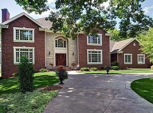 36723 Armour Rd, Oconomowoc, WI 53066