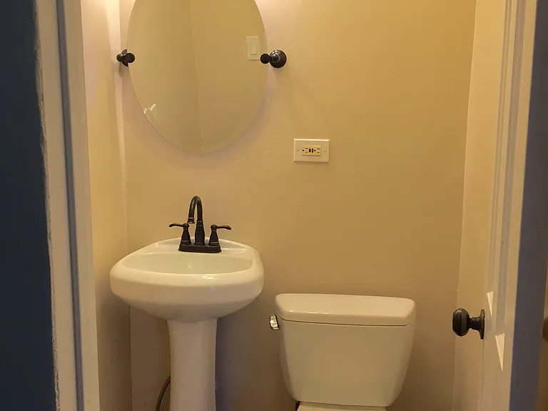 244 S Parkwood Ave — Photo 11