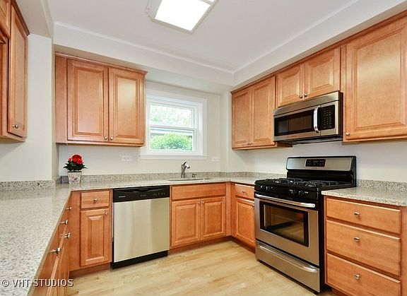 5th image of 9644 Tripp Ave
