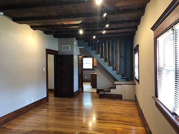 5th image of 118 N Green St