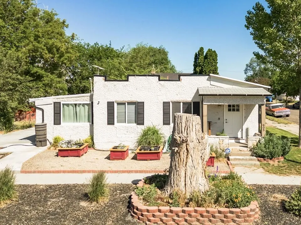 605 N 10th Ave