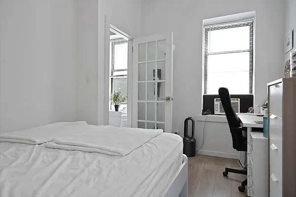 Rented by Corcoran | media 8