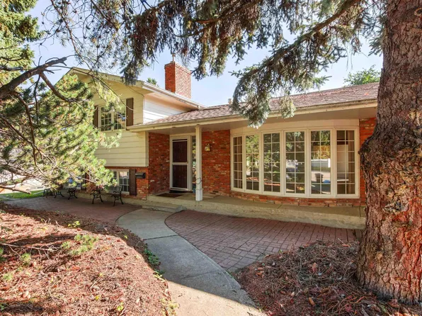 3 Oatway St, Spruce Grove, AB T7X 2E5
