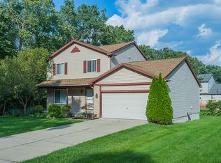 3312 Louis Dr, Troy, MI 48083