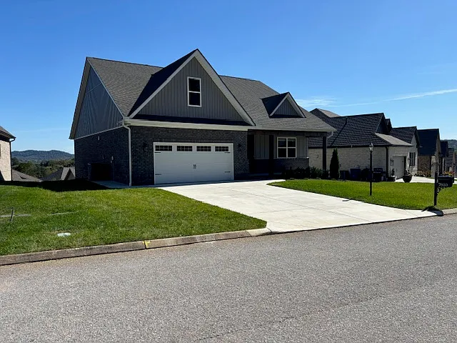 7850 Saddlebrooke Dr — Photo 3